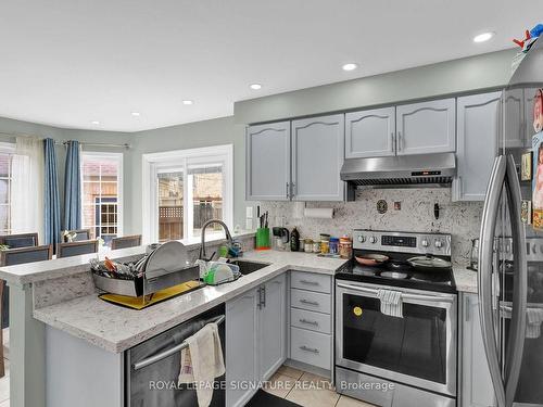 3218 Britannia Rd W, Mississauga, ON - Indoor Photo Showing Kitchen