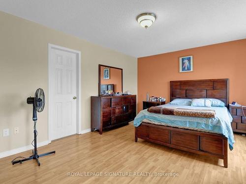 3218 Britannia Rd W, Mississauga, ON - Indoor Photo Showing Bedroom