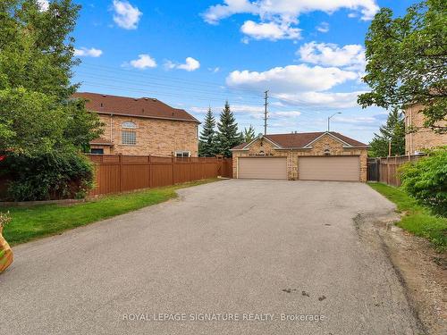 3218 Britannia Rd W, Mississauga, ON - Outdoor