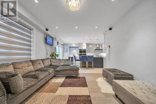 13 Rattlesnake Road W, Brampton, ON - Indoor Photo Showing Living Room