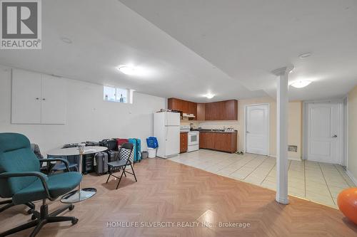 13 Rattlesnake Road W, Brampton, ON - Indoor