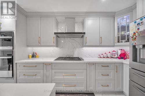 13 Rattlesnake Road W, Brampton, ON - Indoor Photo Showing Kitchen