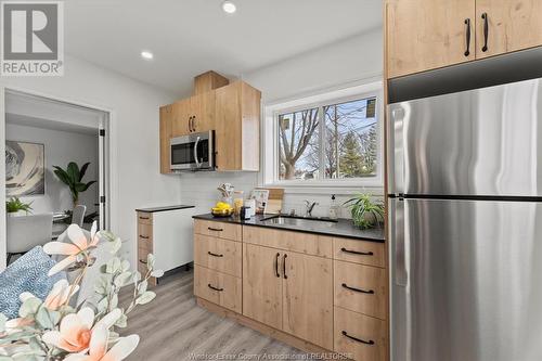 4782 Montgomery Drive Unit# B, Lasalle, ON - Indoor Photo Showing Kitchen