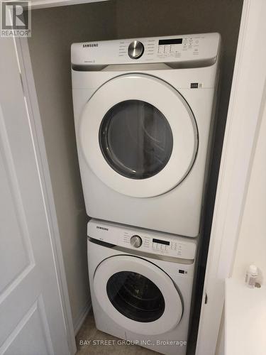 102 West Creek Court, Welland, ON - Indoor Photo Showing Laundry Room