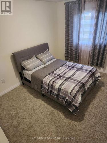 102 West Creek Court, Welland, ON - Indoor Photo Showing Bedroom