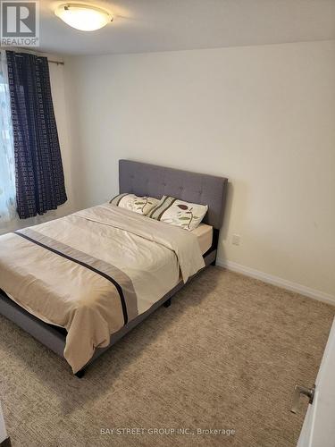 102 West Creek Court, Welland, ON - Indoor Photo Showing Bedroom