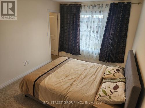 102 West Creek Court, Welland, ON - Indoor Photo Showing Bedroom