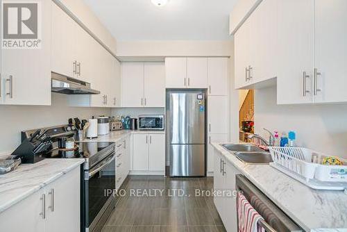 5 Sapphire Way N, Thorold, ON - Indoor Photo Showing Kitchen With Stainless Steel Kitchen With Double Sink