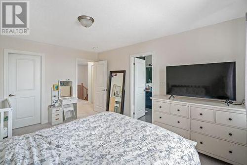 5 Sapphire Way N, Thorold, ON - Indoor Photo Showing Bedroom