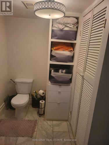 810 - 24 Wellesley Street, Toronto, ON - Indoor Photo Showing Bathroom