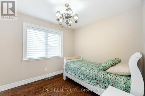 1080 Haig Boulevard, Mississauga, ON - Indoor Photo Showing Bedroom