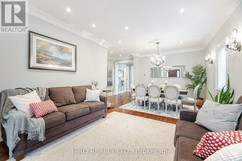 1080 Haig Boulevard, Mississauga, ON - Indoor Photo Showing Kitchen With Stainless Steel Kitchen With Double Sink With Upgraded Kitchen