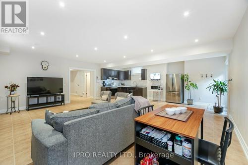 1080 Haig Boulevard, Mississauga, ON - Indoor Photo Showing Living Room