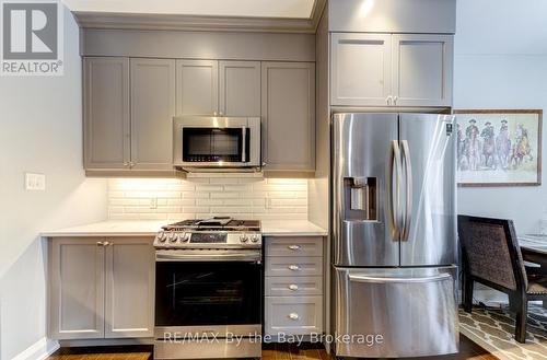 16 Walnut Drive, Wasaga Beach, ON - Indoor Photo Showing Kitchen