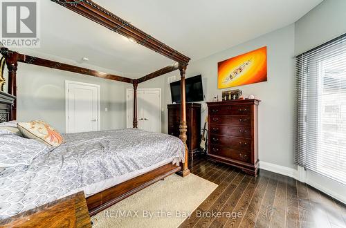 16 Walnut Drive, Wasaga Beach, ON - Indoor Photo Showing Bedroom