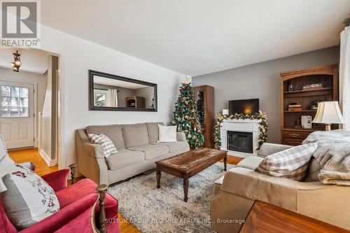 29 Vancouver Drive, Guelph, ON - Indoor Photo Showing Living Room With Fireplace