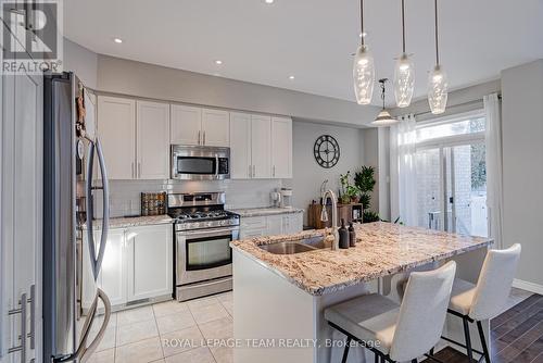 1136 Tischart Crescent, Ottawa, ON - Indoor Photo Showing Kitchen With Double Sink With Upgraded Kitchen