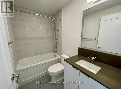 2105 - 28 Freeland Street, Toronto, ON - Indoor Photo Showing Bathroom