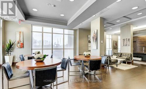 308 - 339 Rathburn Road W, Mississauga, ON - Indoor Photo Showing Dining Room