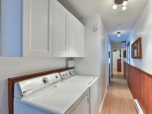 Passageway - 37 9E Rue, Saint-Jean-Sur-Richelieu, QC - Indoor Photo Showing Laundry Room