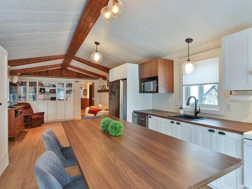 Kitchen - 37 9E Rue, Saint-Jean-Sur-Richelieu, QC - Indoor Photo Showing Kitchen