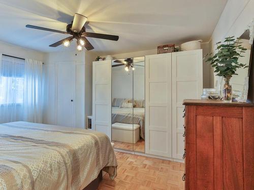 Master bedroom - 37 9E Rue, Saint-Jean-Sur-Richelieu, QC - Indoor Photo Showing Bedroom