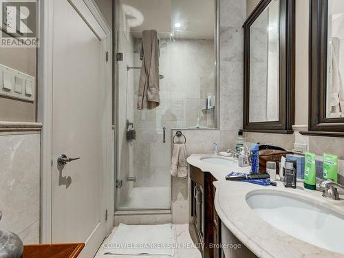 8283 Kipling Avenue, Vaughan, ON - Indoor Photo Showing Bathroom