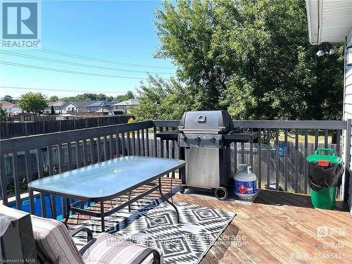 8272 Woodsview Crescent, Niagara Falls (213 - Ascot), ON - Outdoor With Deck Patio Veranda