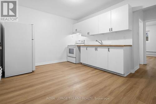 4 - 358 Hilton Avenue, London, ON - Indoor Photo Showing Kitchen