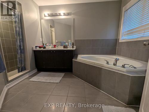 Upper - 702 Sauve Street, Milton, ON - Indoor Photo Showing Bathroom