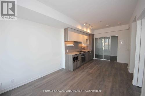 1605 - 898 Portage Parkway, Vaughan, ON - Indoor Photo Showing Kitchen