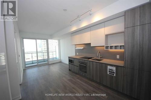 1605 - 898 Portage Parkway, Vaughan, ON - Indoor Photo Showing Kitchen