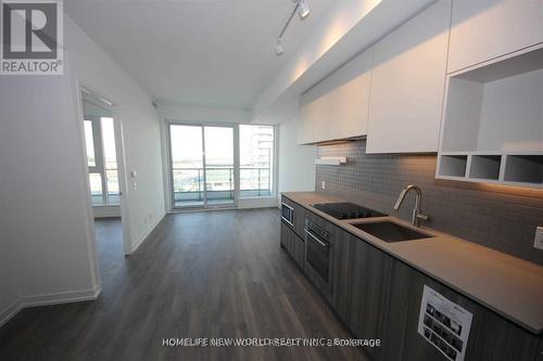 1605 - 898 Portage Parkway, Vaughan, ON - Indoor Photo Showing Kitchen With Upgraded Kitchen