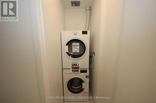 1605 - 898 Portage Parkway, Vaughan, ON - Indoor Photo Showing Laundry Room