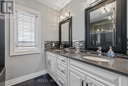 1479 Merrittville Hwy, Thorold, ON - Indoor Photo Showing Bathroom