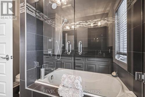 1479 Merrittville Hwy, Thorold, ON - Indoor Photo Showing Bathroom