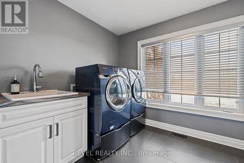 1479 Merrittville Hwy, Thorold, ON - Indoor Photo Showing Laundry Room