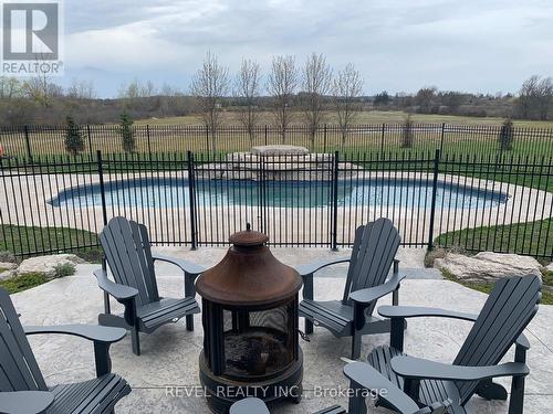 1479 Merrittville Hwy, Thorold, ON - Outdoor With In Ground Pool