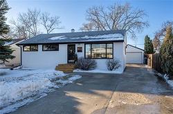 62 Westmount BAY  Winnipeg, MB R2J 1Y9