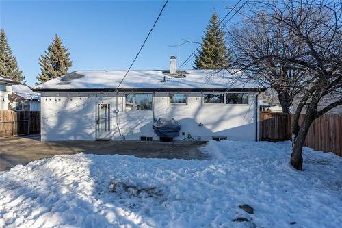 62 Westmount Bay, Winnipeg, MB 