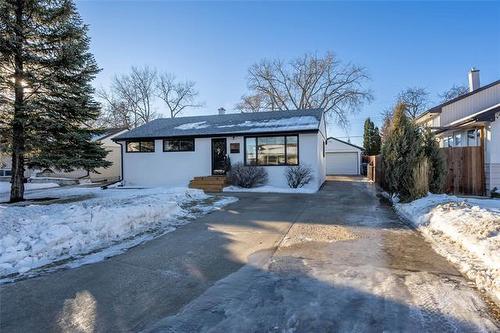 62 Westmount Bay, Winnipeg, MB 