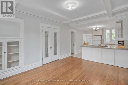 118 Queen Elizabeth Drive, Ottawa, ON - Indoor Photo Showing Kitchen