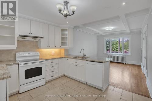 118 Queen Elizabeth Drive, Ottawa, ON - Indoor Photo Showing Kitchen