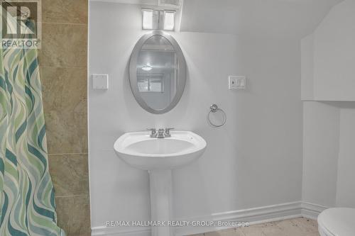 118 Queen Elizabeth Drive, Ottawa, ON - Indoor Photo Showing Bathroom