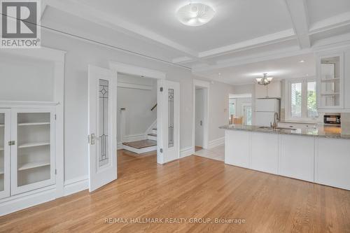 118 Queen Elizabeth Drive, Ottawa, ON - Indoor Photo Showing Kitchen