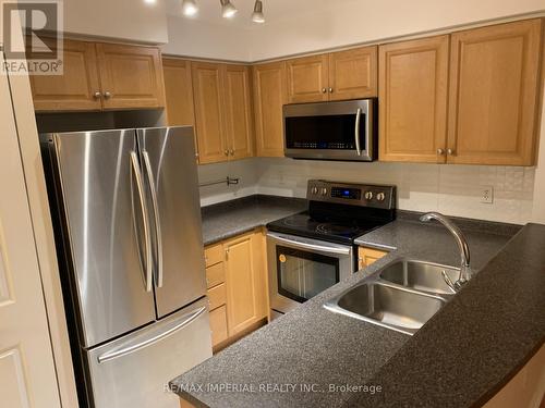 512 - 7 Lorriane Drive, Toronto, ON - Indoor Photo Showing Kitchen With Double Sink