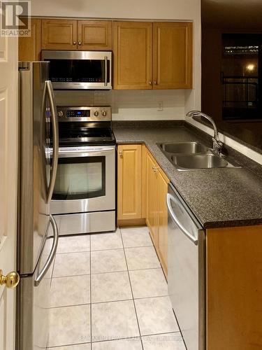 512 - 7 Lorriane Drive, Toronto, ON - Indoor Photo Showing Kitchen With Double Sink