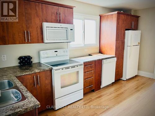 298 Balsam Street N, Timmins (Tne - Central), ON - Indoor Photo Showing Kitchen With Double Sink