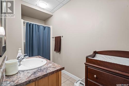 115 West Hampton Boulevard, Saskatoon, SK - Indoor Photo Showing Bathroom