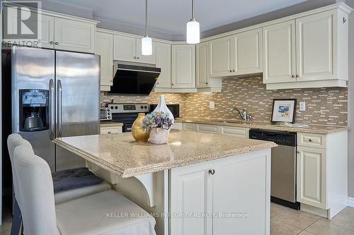 526 Khamsin Street, Ottawa, ON - Indoor Photo Showing Kitchen With Stainless Steel Kitchen With Upgraded Kitchen